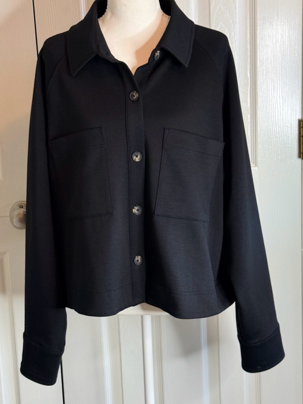 Athleta Black Allure Shirt Jacket XL EUC Cropped Shacket 577373